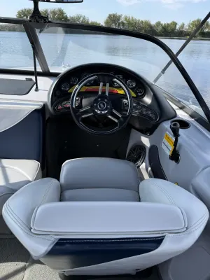 2000-nautique-ski-nautique-196-143687-image4.webp