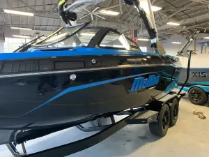 2021-malibu-wakesetter-23-lsv-143699-image7.webp