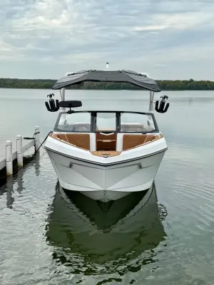 2025-nautique-s23-143700-image1.webp