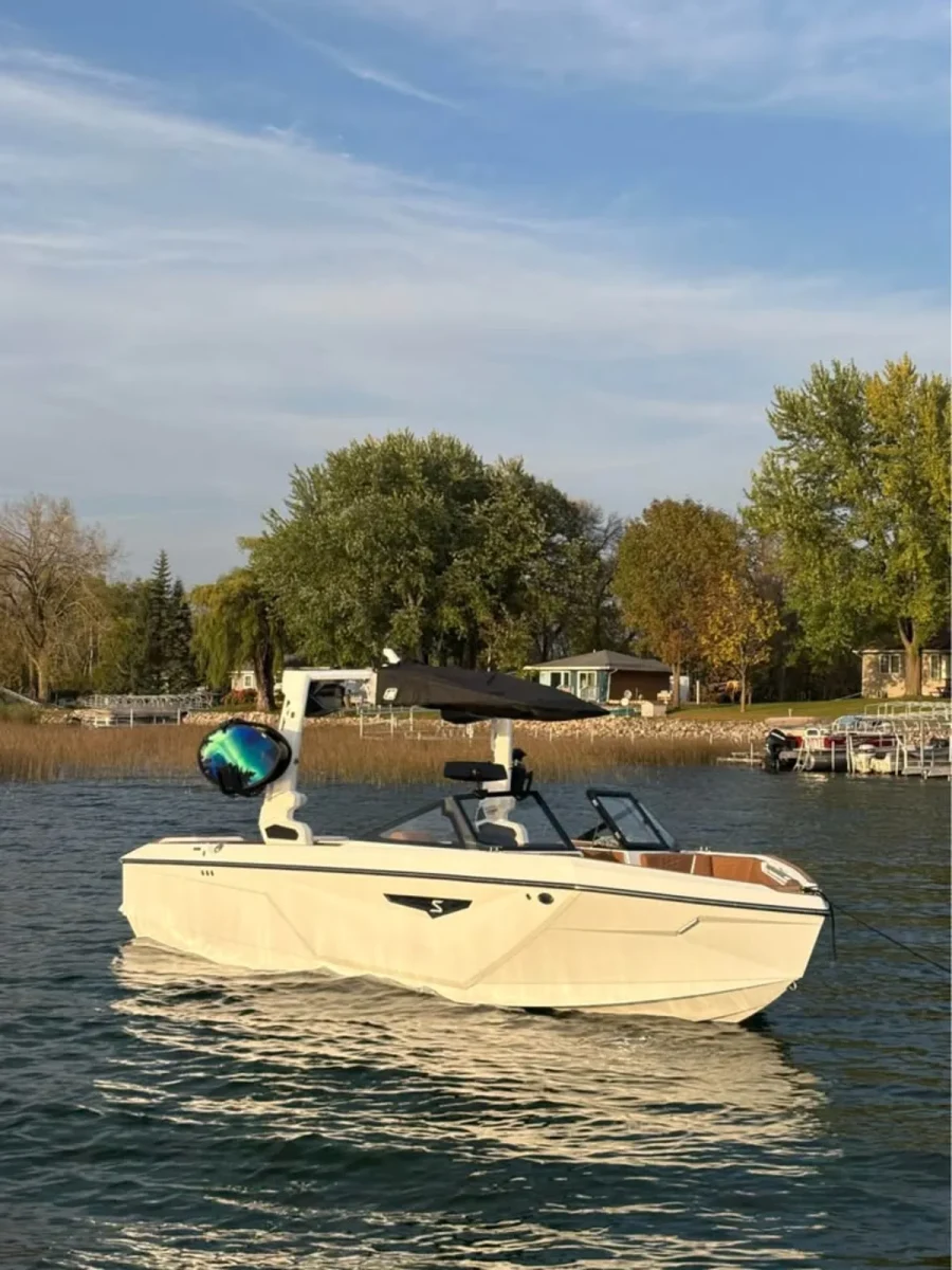 2025-nautique-s23-143700-image3.webp