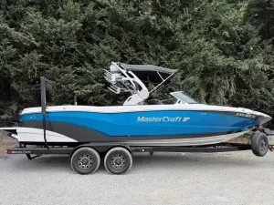 2019-mastercraft-xt25-131844-image1.webp