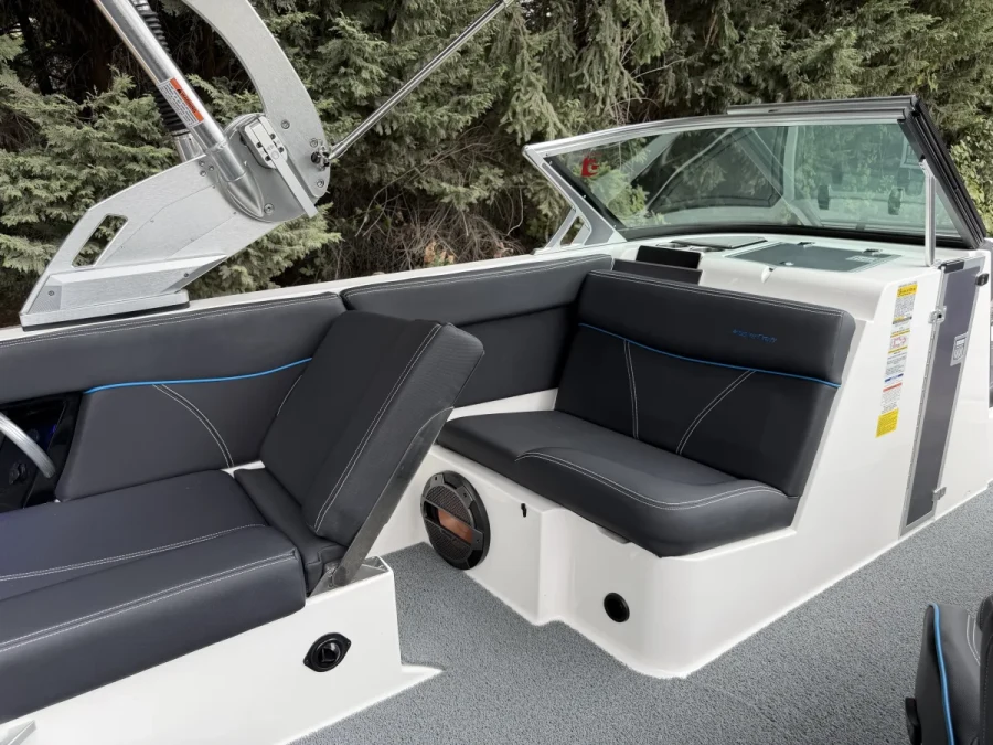 2019-mastercraft-xt25-131844-image11.webp