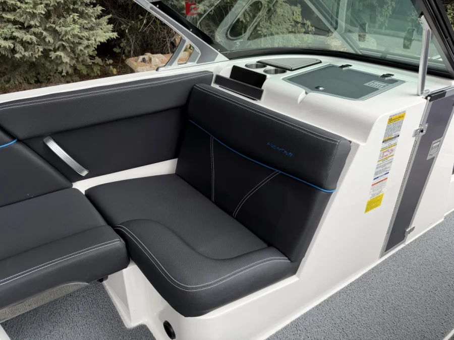 2019-mastercraft-xt25-131844-image12.webp