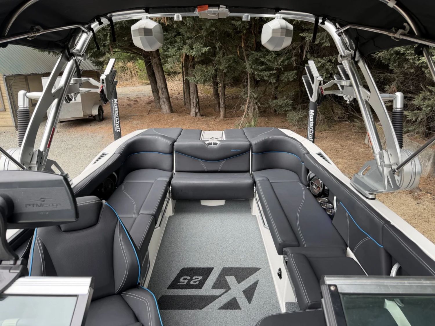 2019 MasterCraft XT25 