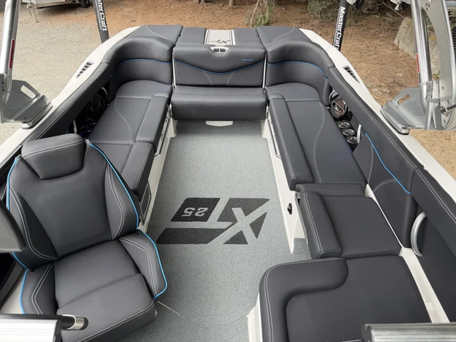 2019-mastercraft-xt25-131844-image14.webp