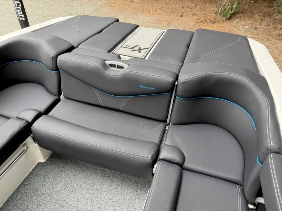 2019-mastercraft-xt25-131844-image16.webp