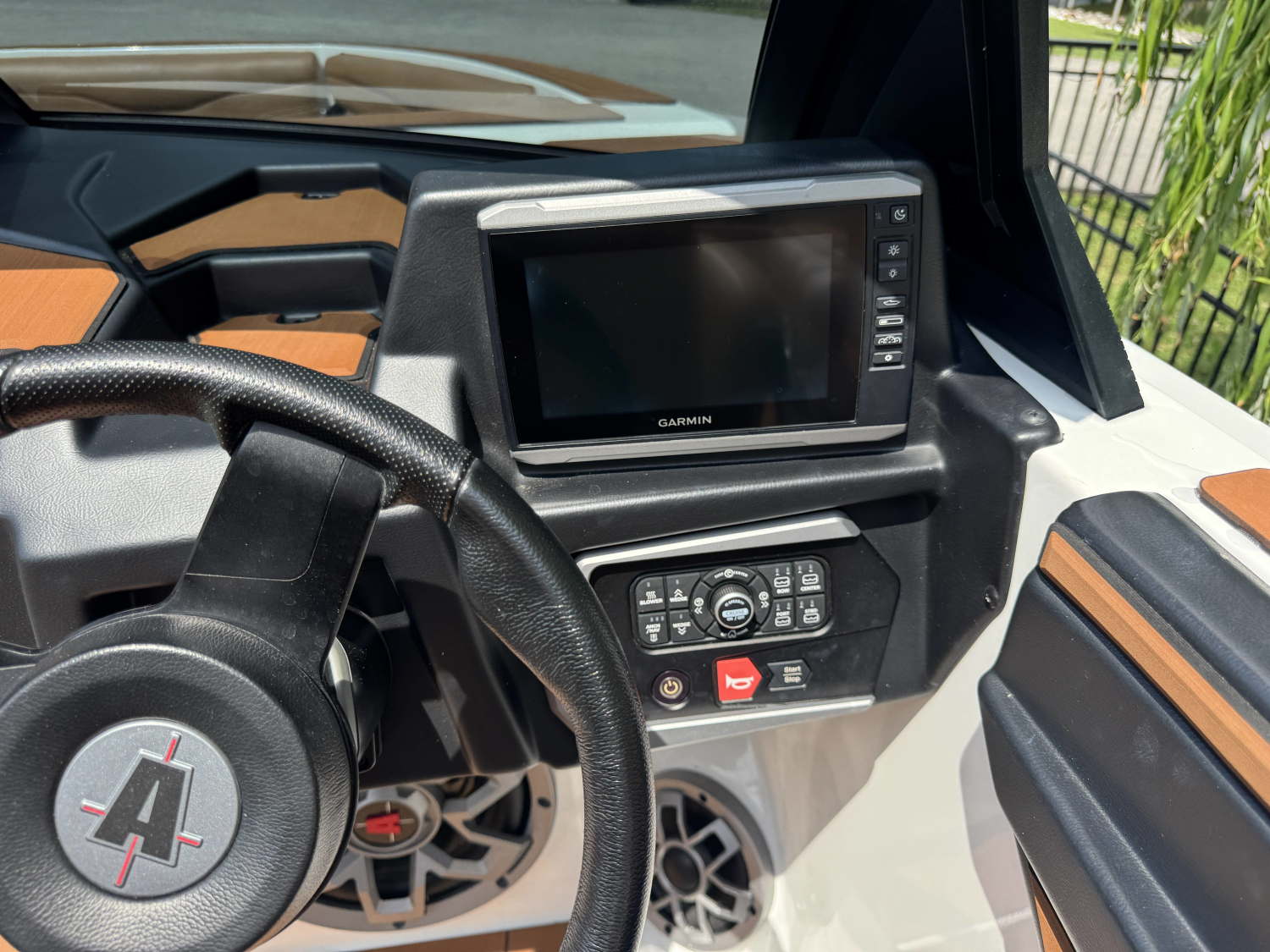 2023 AXIS T250