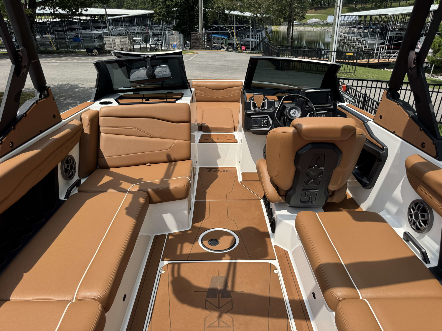 2023 AXIS T250