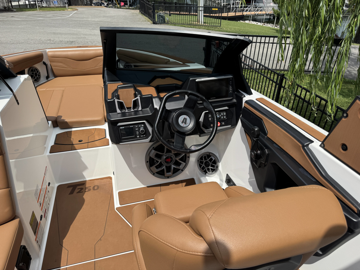 2023 AXIS T250