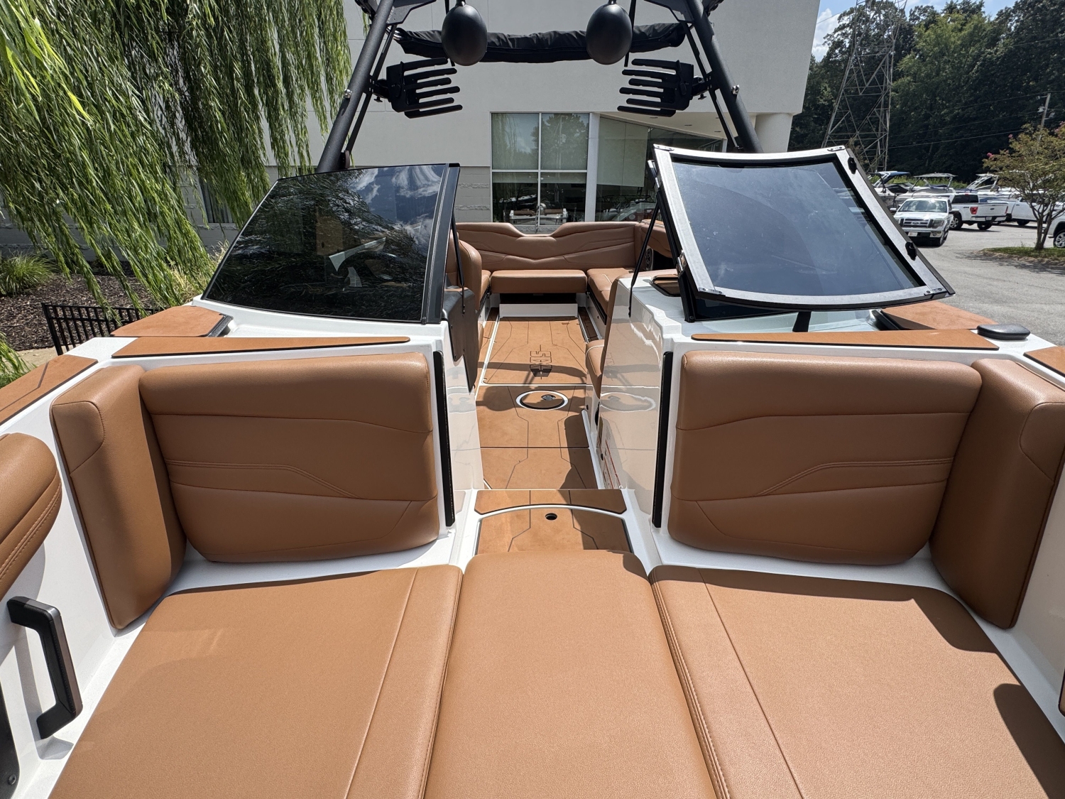 2023 AXIS T250