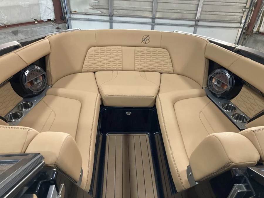 2020-mastercraft-x24-143722-image11