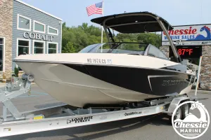 2016-malibu-wakesetter-23-lsv-143742-image1