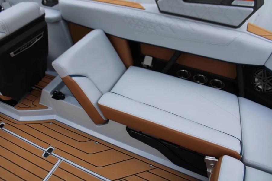 2027-nautique-s23-143745-image17