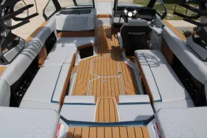 2027-nautique-s23-143745-image18
