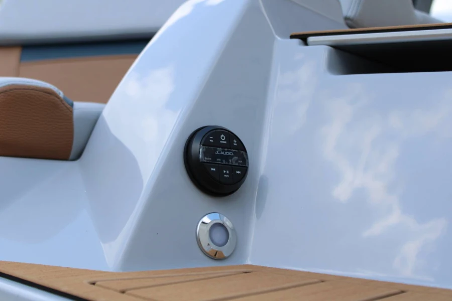 2027-nautique-s23-143745-image26