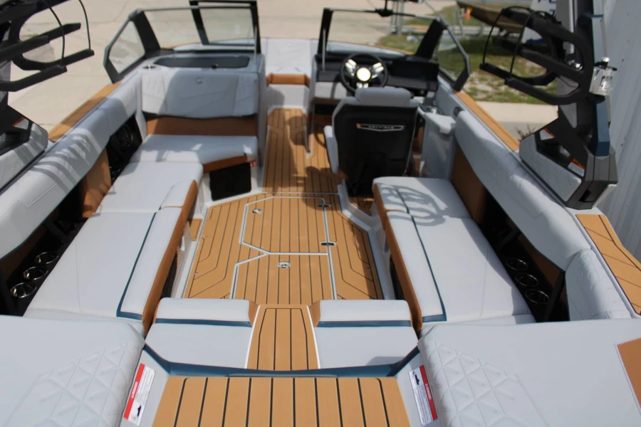 2027-nautique-s23-143745-image27