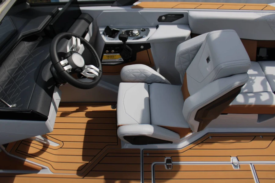 2027-nautique-s23-143745-image9
