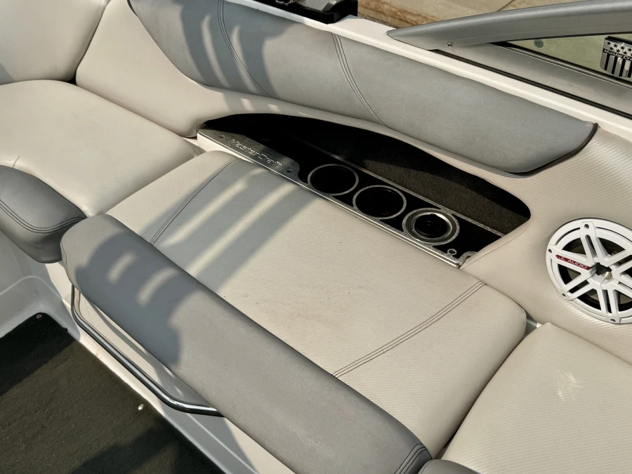 2011-mastercraft-x15-143752-image18
