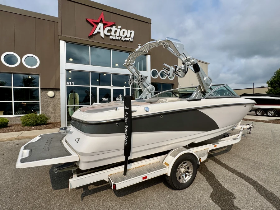 2011-mastercraft-x15-143752-image3