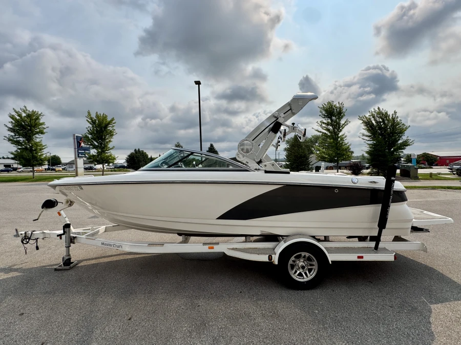 2011-mastercraft-x15-143752-image7