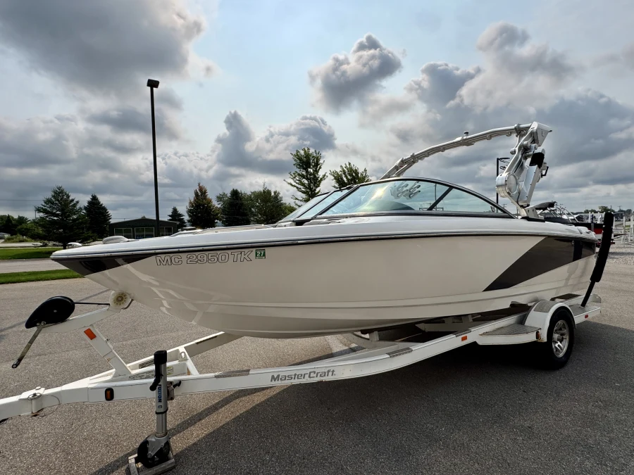 2011-mastercraft-x15-143752-image8