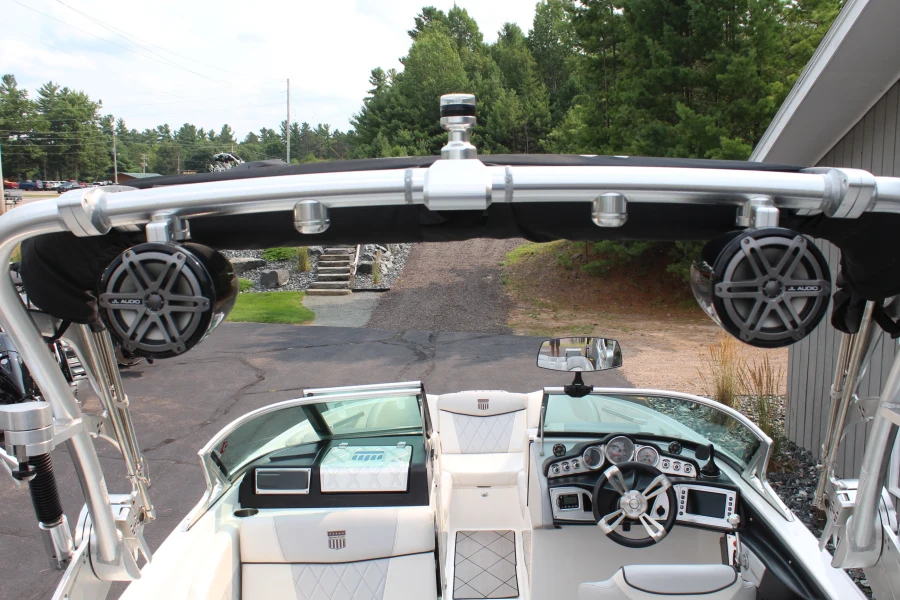 2015-mastercraft-x23-143754-image11