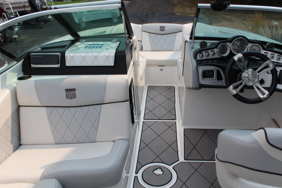 2015-mastercraft-x23-143754-image12
