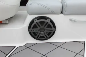 2015-mastercraft-x23-143754-image16