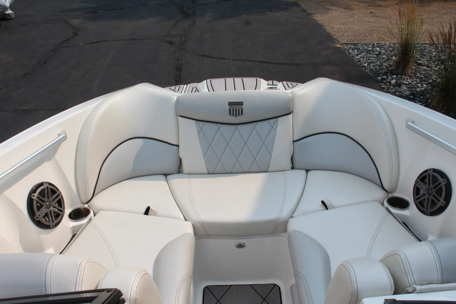 2015-mastercraft-x23-143754-image17