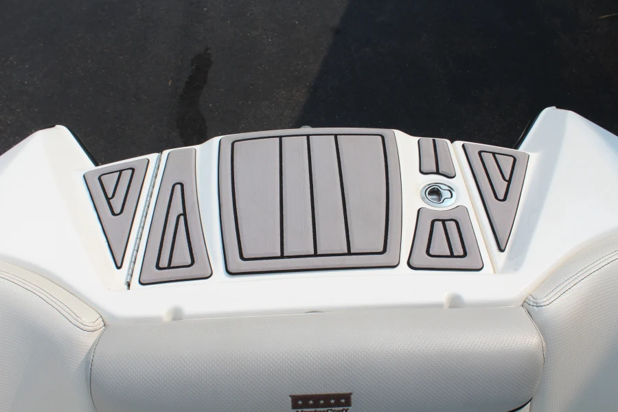 2015-mastercraft-x23-143754-image18