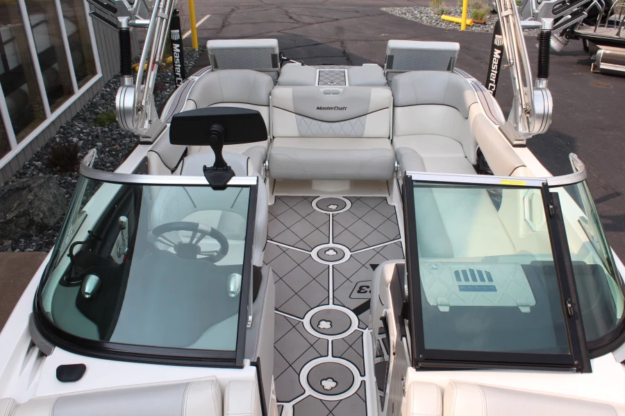 2015-mastercraft-x23-143754-image19