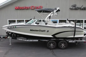 2015-mastercraft-x23-143754-image25