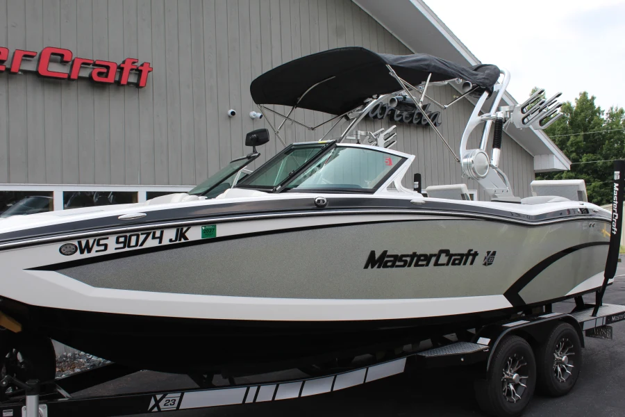 2015-mastercraft-x23-143754-image3