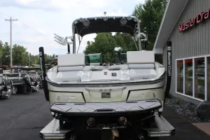 2015-mastercraft-x23-143754-image7