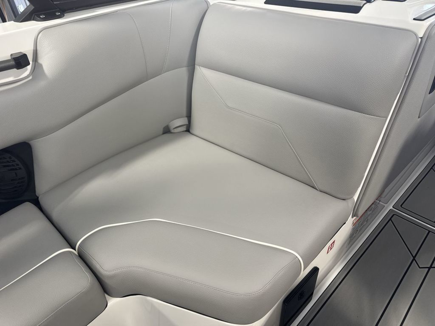 2027 MOOMBA Max