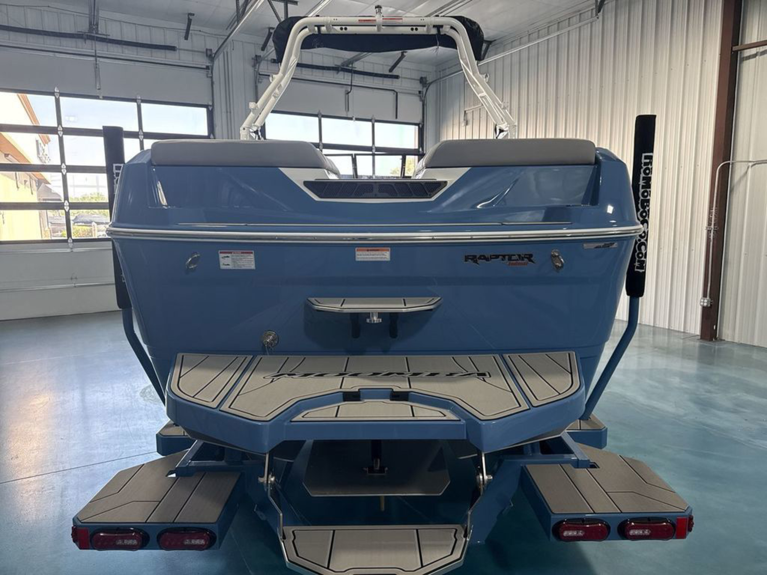 2027 MOOMBA Max