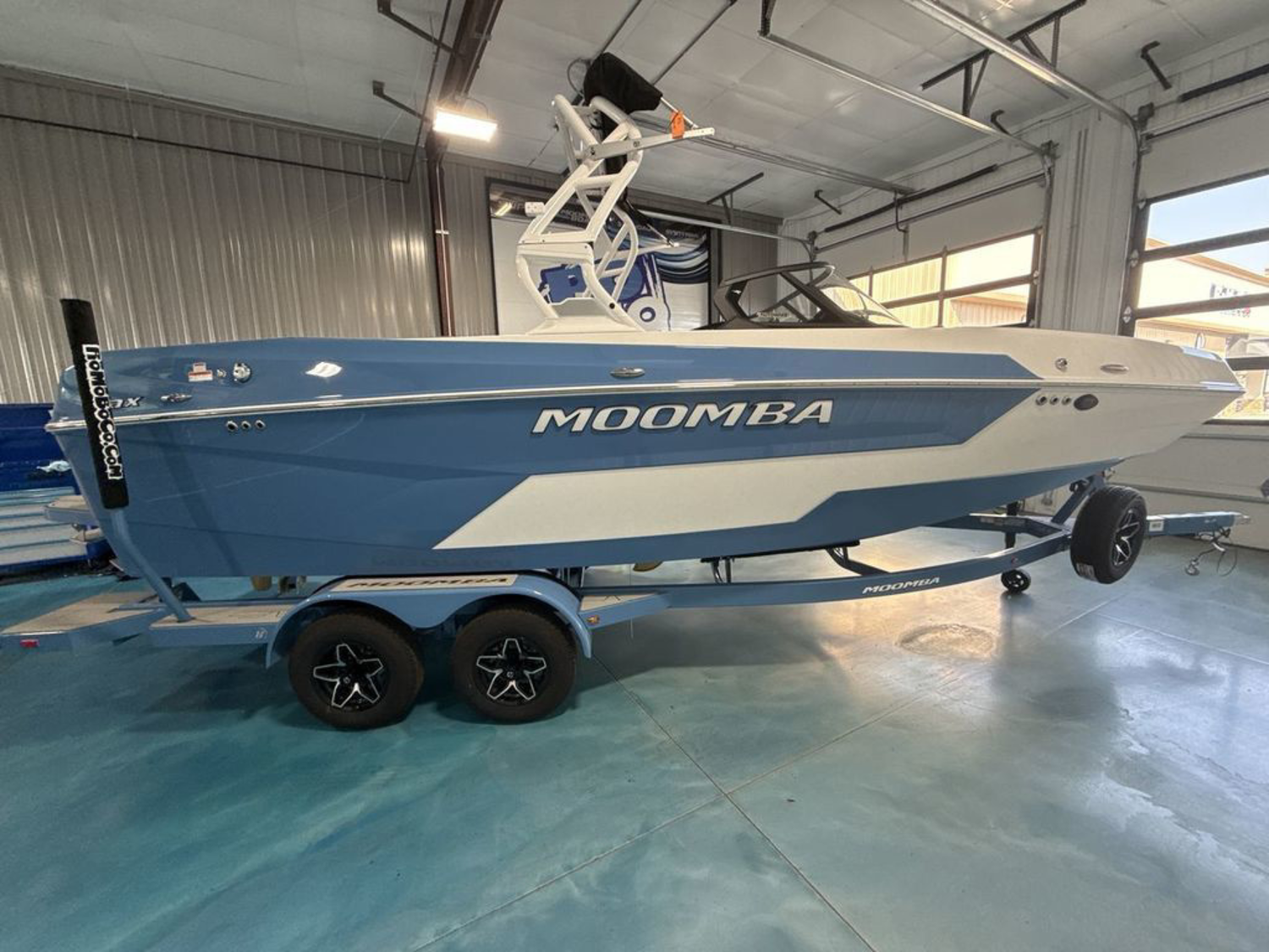 2027 MOOMBA Max