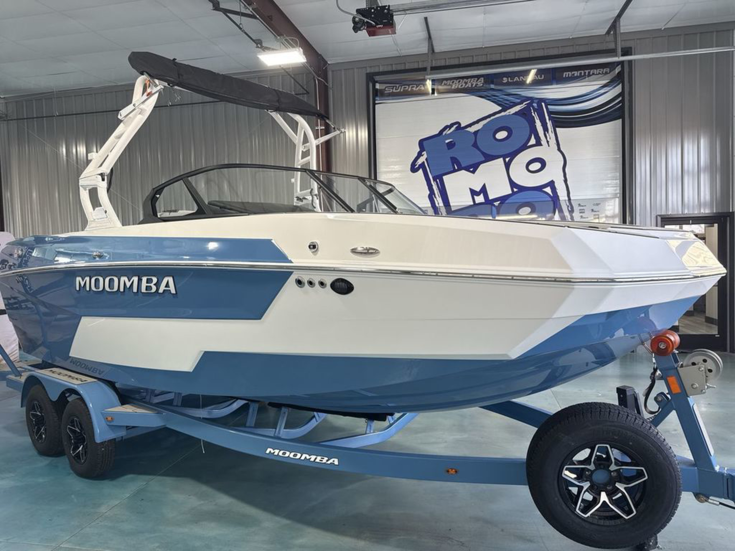 2027 MOOMBA Max