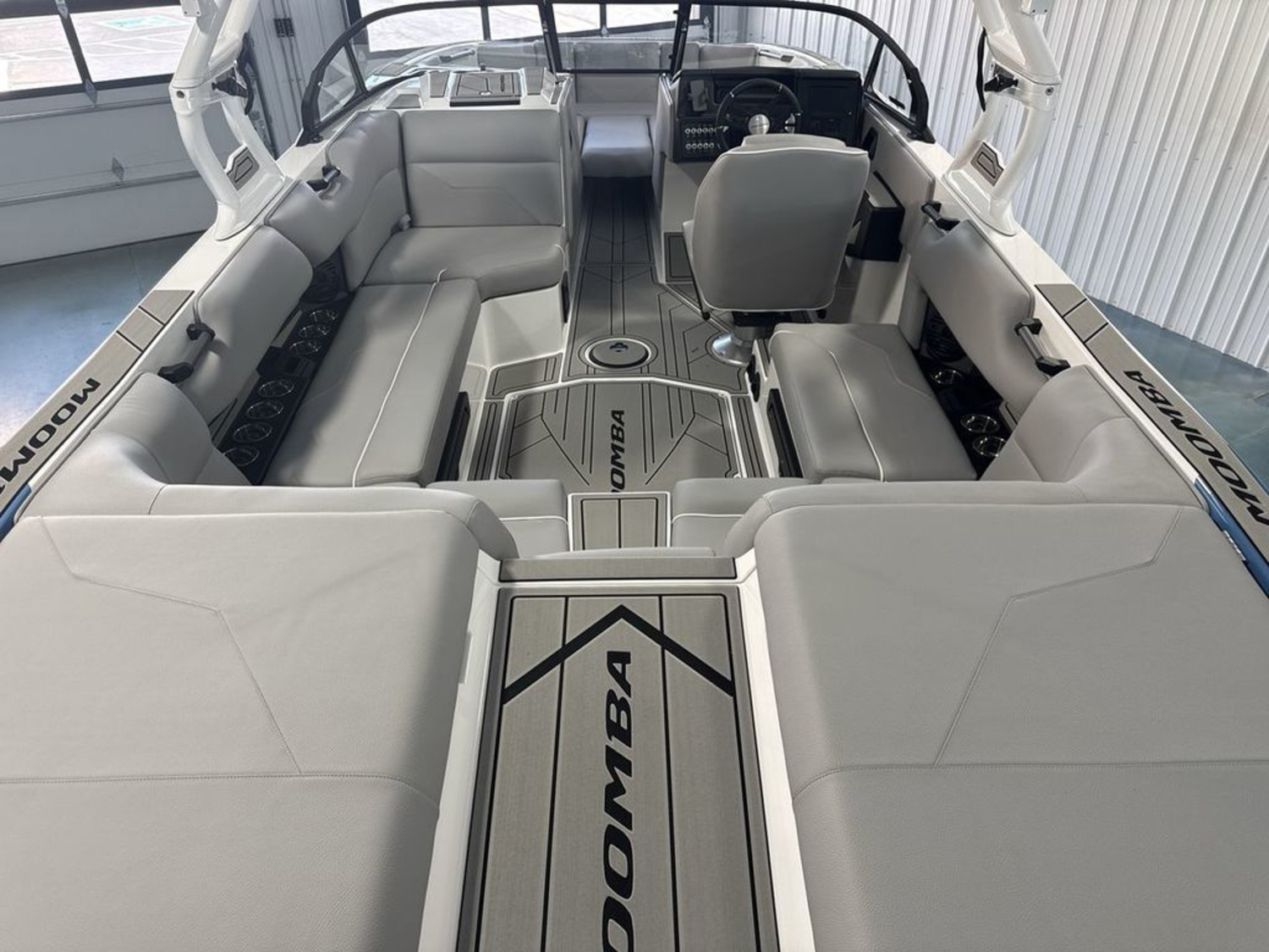 2027 MOOMBA Max