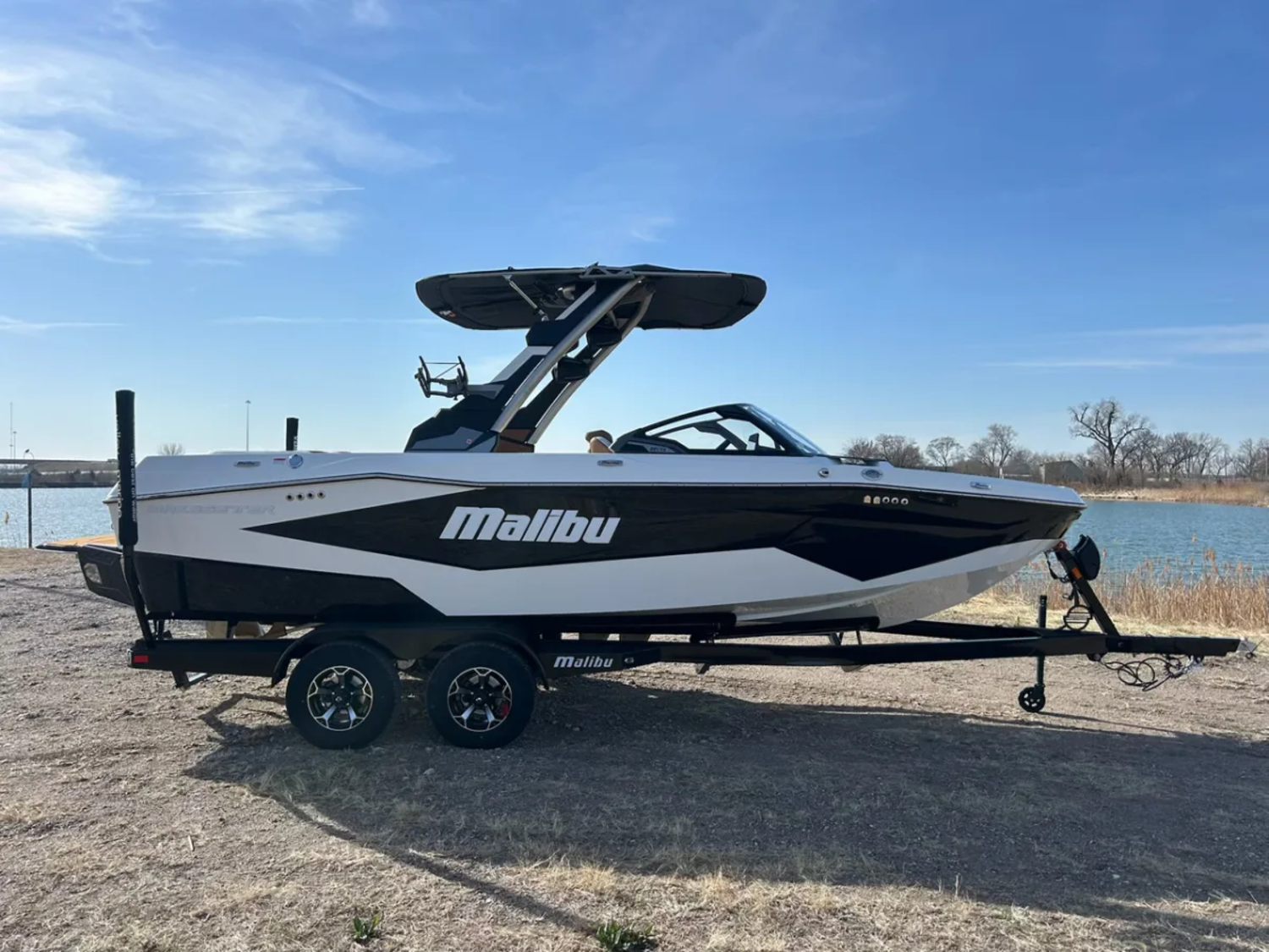 2026 MALIBU 22 LSV