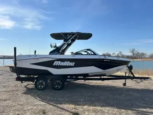 2026-malibu-wakesetter-22-lsv-143790-image1.webp