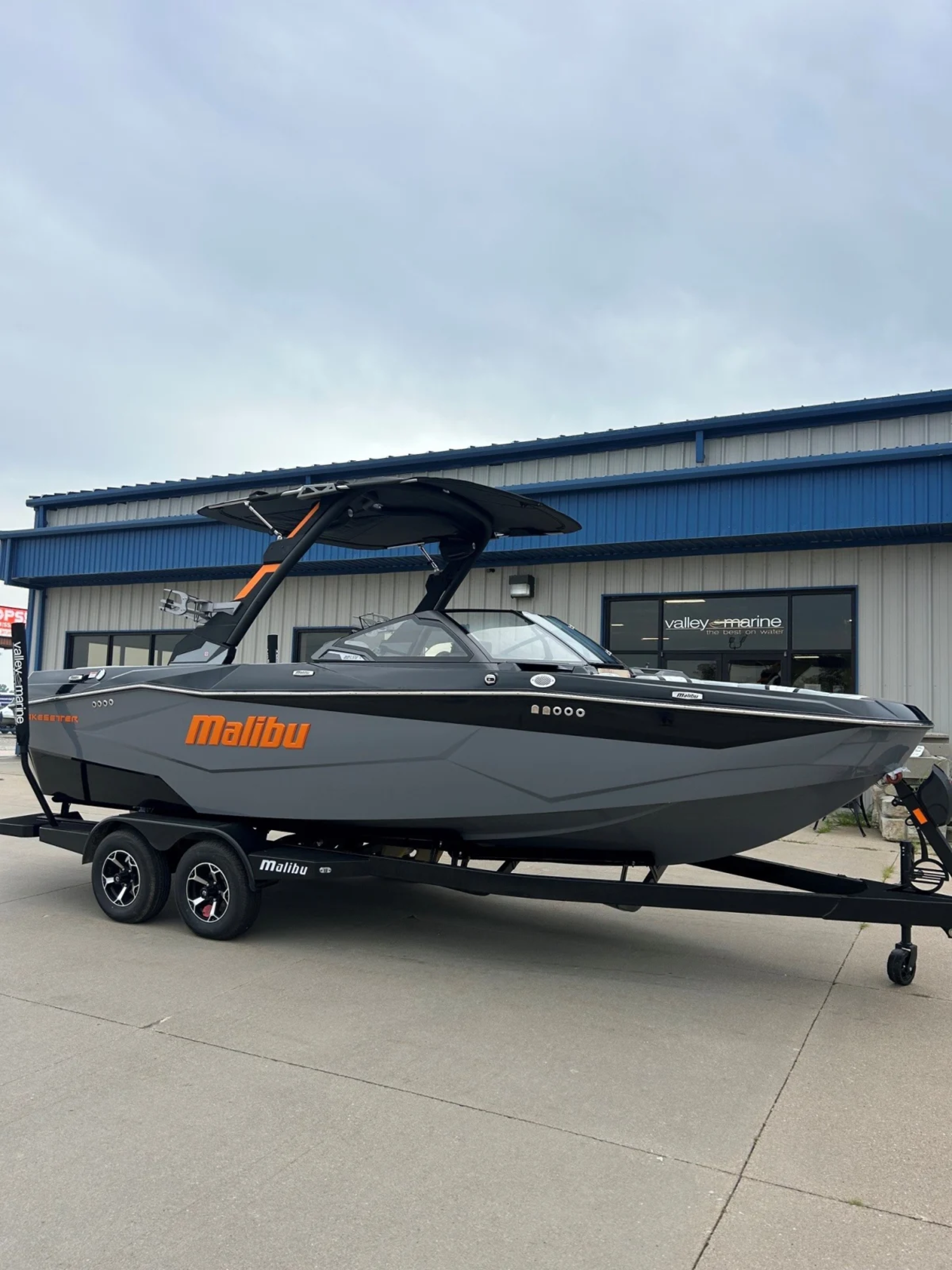 2026 MALIBU 22 LSV