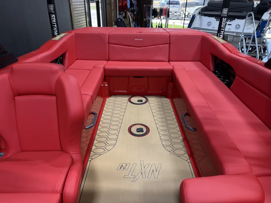 2023-mastercraft-nxt24-143802-image8.webp