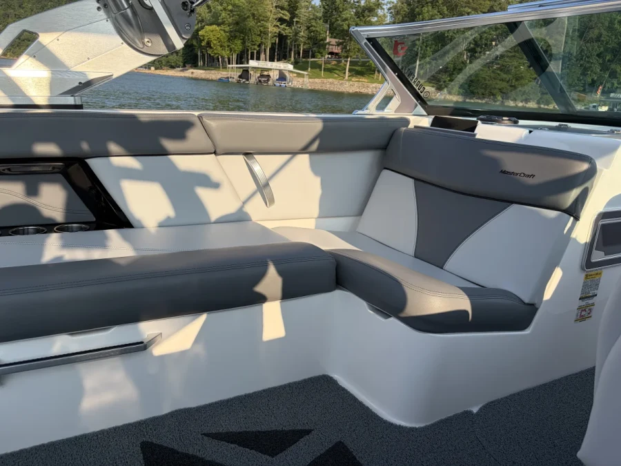 2021-mastercraft-xt22-143812-image13.webp