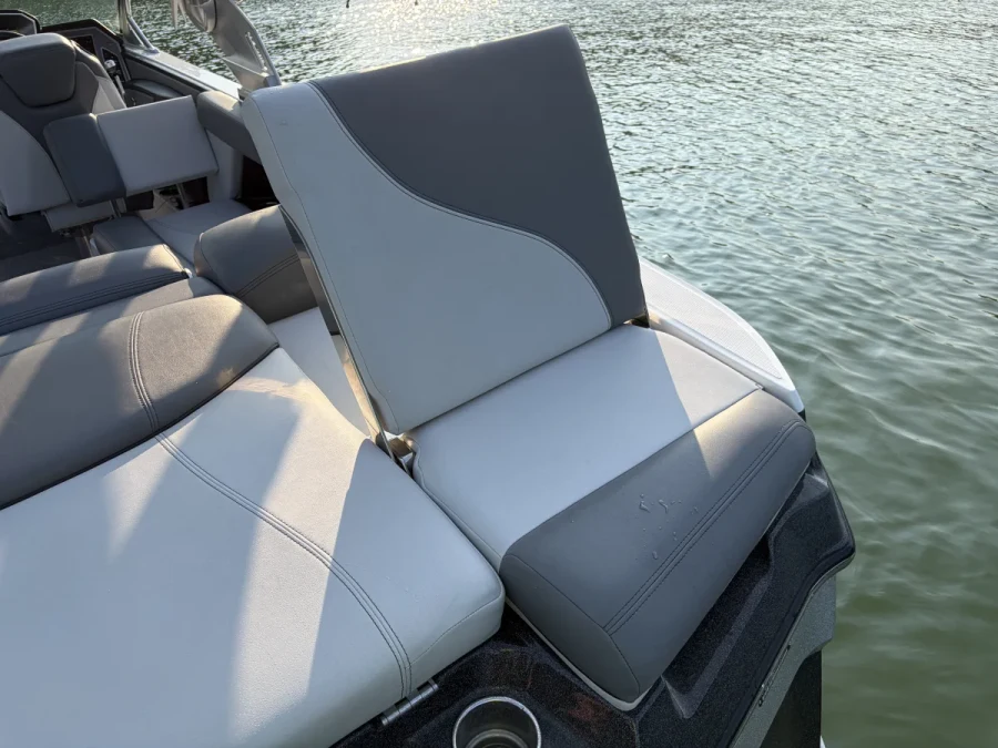 2021-mastercraft-xt22-143812-image19.webp