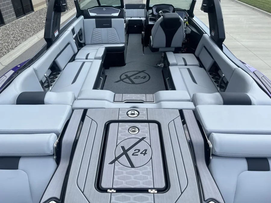 2023-mastercraft-x24-143815-image7.webp