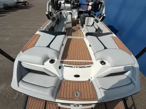 2020-nautique-g25-143818-image4.webp