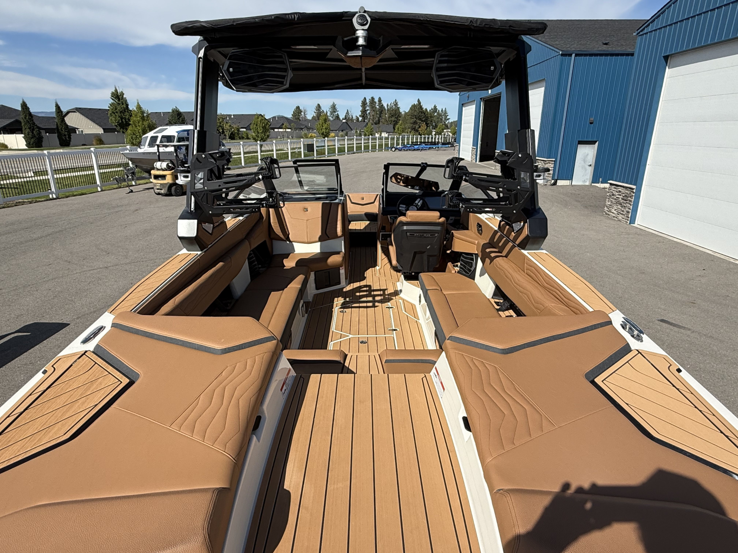 2027 Nautique G25