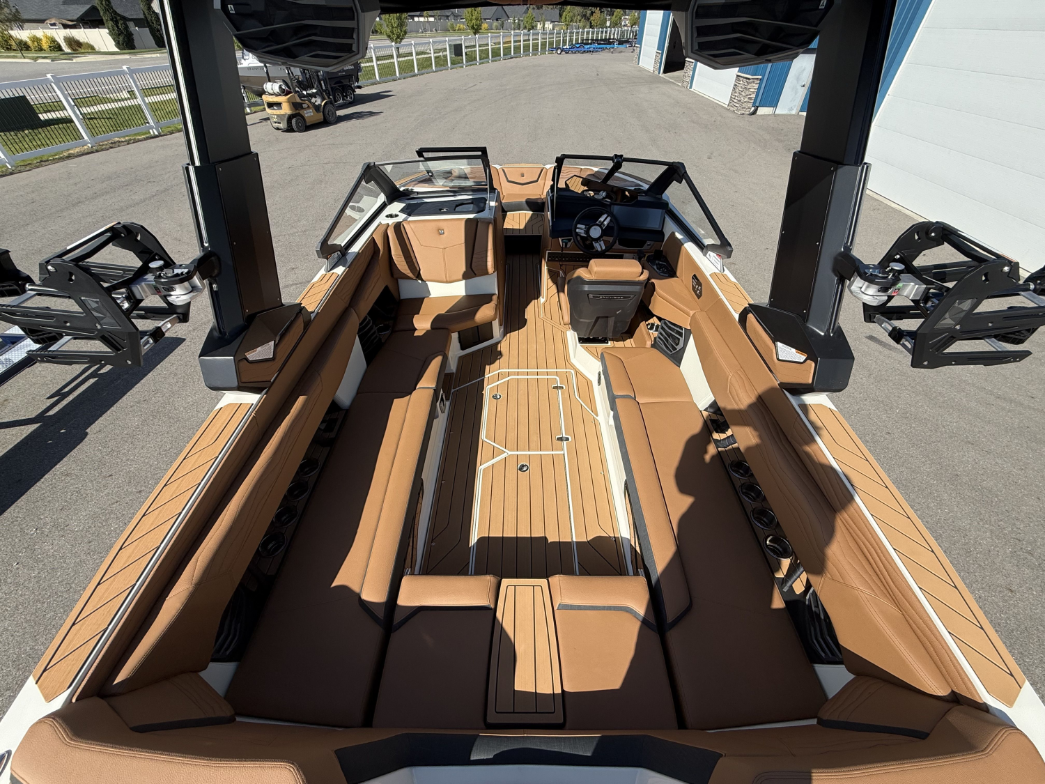 2027 Nautique G25
