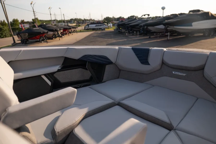 2027-mastercraft-x23-143844-image11.webp